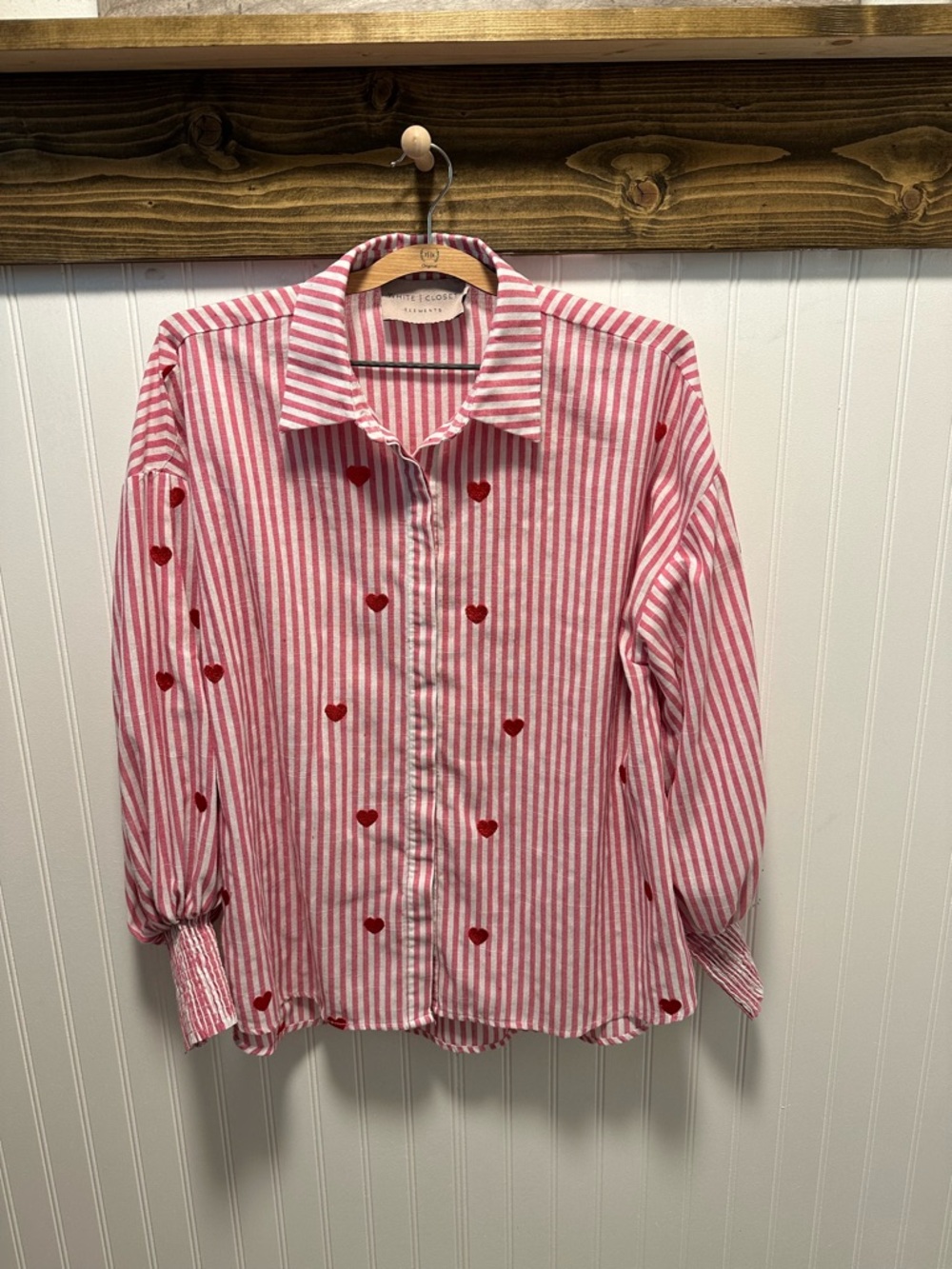 White Closet Elements Striped Pink Button-Down Shirt with Red Heart Accents Sz L